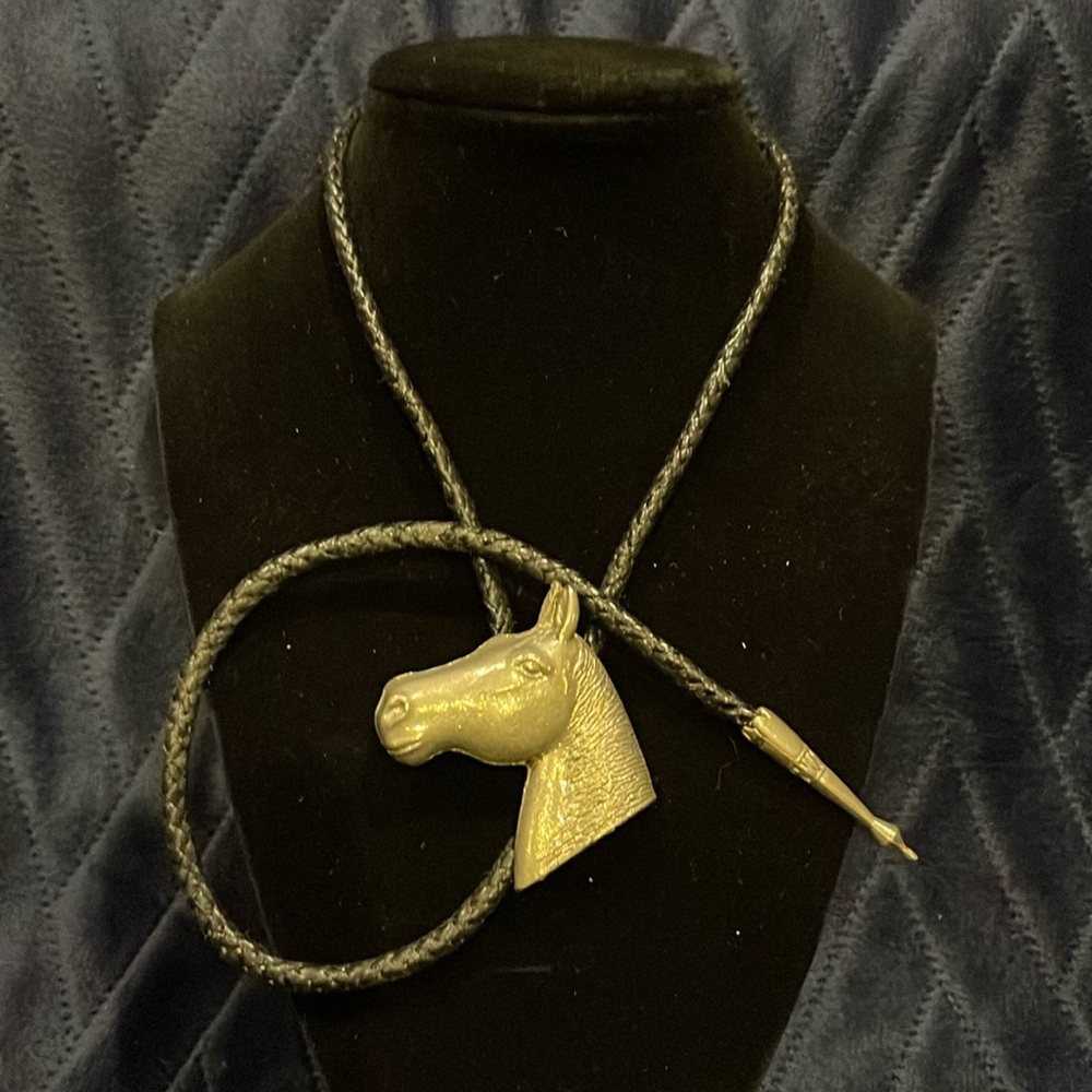 Vintage. Silvertone horse head bolo on leather strap - Picture 2 of 4